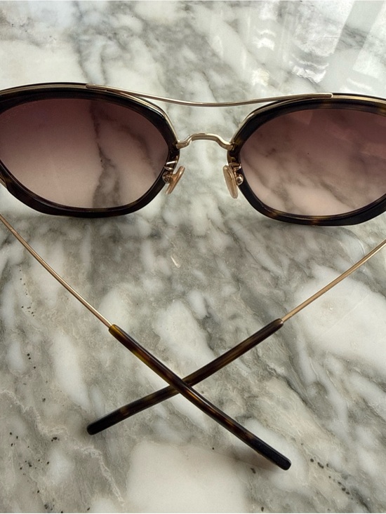 Tom FordJoey FT0760 sunglasses featuring a Havana tortoise frame and gold accent
